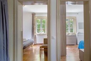 3 bedrooms, free WiFi, bed sheets, wheelchair access