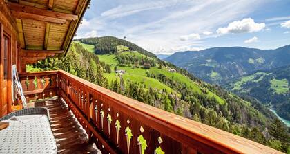 Appartement "Ferienwohnung Bergblick" avec vue sur le lac, terrasse privée et jardin privé.
