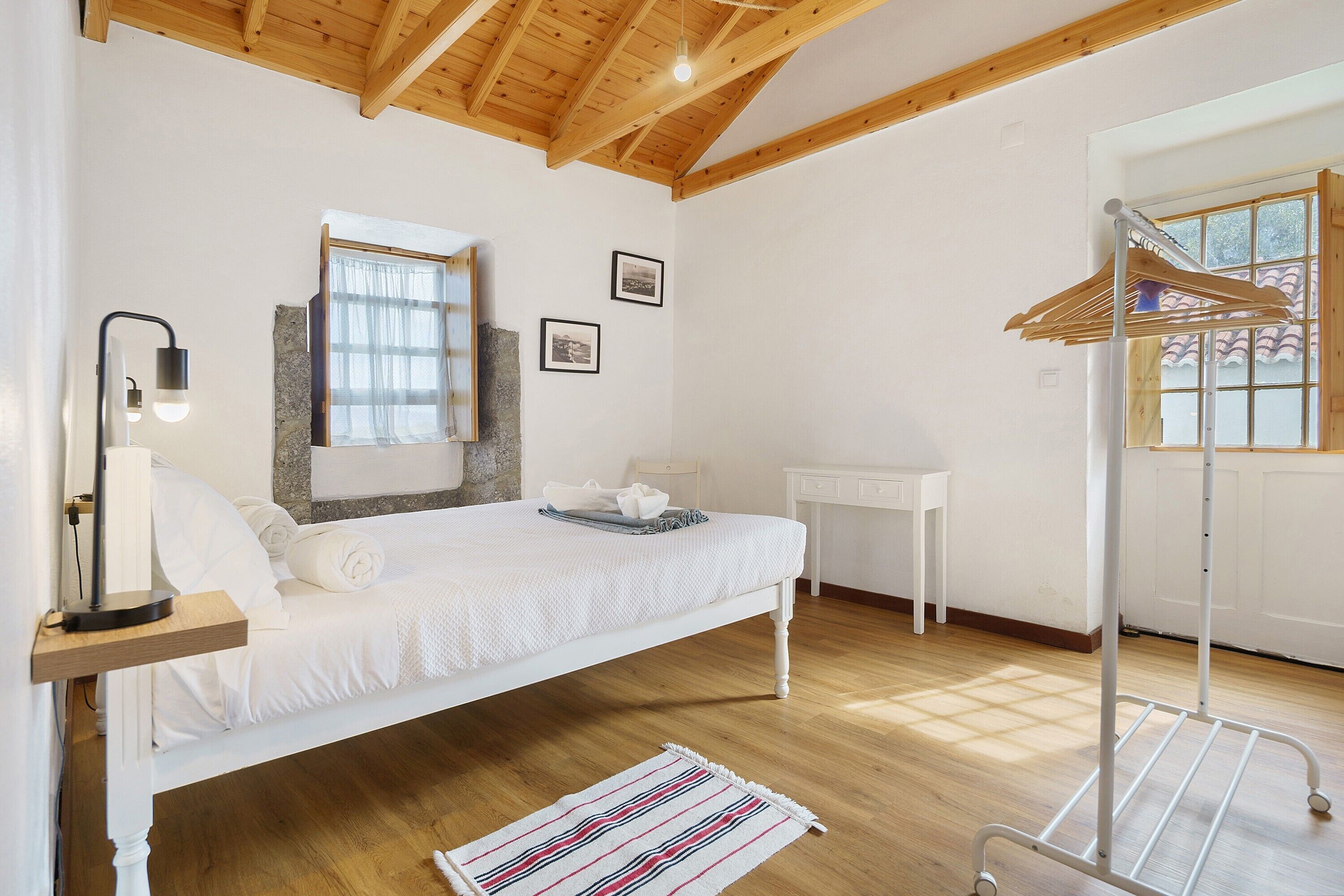 2 habitaciones, tabla de planchar con plancha y wifi gratis 