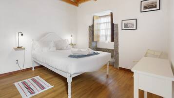 2 dormitorios, tabla de planchar con plancha, wifi gratis y ropa de cama