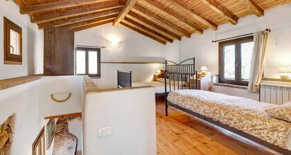 Holiday Home 'Del Fiume' with Mountain View and Private Garden