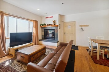 floor plan-living area-dsc02817