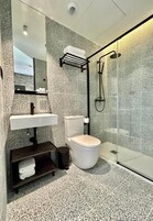 Ducha, cabezal de ducha tipo lluvia, artículos de tocador gratuitos