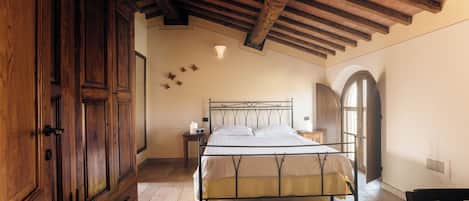 2 bedrooms, in-room safe, iron/ironing board, travel cot