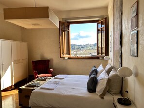 2 bedrooms, iron/ironing board, travel crib, free WiFi