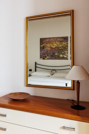 Bügeleisen/Bügelbrett, kostenloses WLAN, Bettwäsche