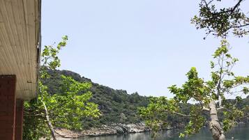 Classic Triple Room | Living area