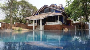 4 عدّة غرف نوم ومكواة/لوح كي وواي فاي مجانًا