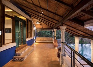 Lobby - Mae Terra (Chorao)