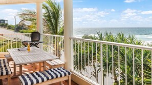Outdoor dining - Seamist 6 - Apartment w/ocean views, 80m to beach (Sunrise Beach)