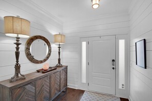 Interior - Near Gascoigne Park and St Simons Marina.  Community pool. (Saint Simons Island)