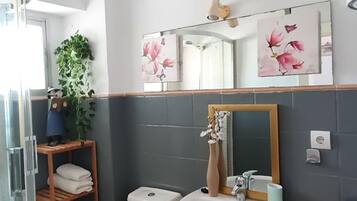 Towels, soap, toilet paper