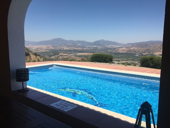 حمّام سباحة خارجي