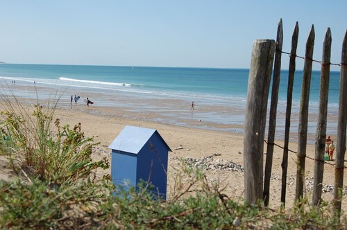 Gîte des dolmens beaches and O'gliss park 5 mn away