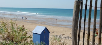 GĂźte des dolmens beaches and O'gliss park 5 mn away