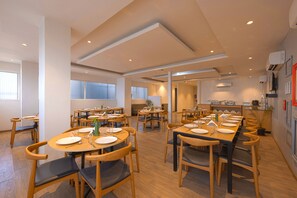 Restaurant - Hotel Grand Tashree (New Delhi)