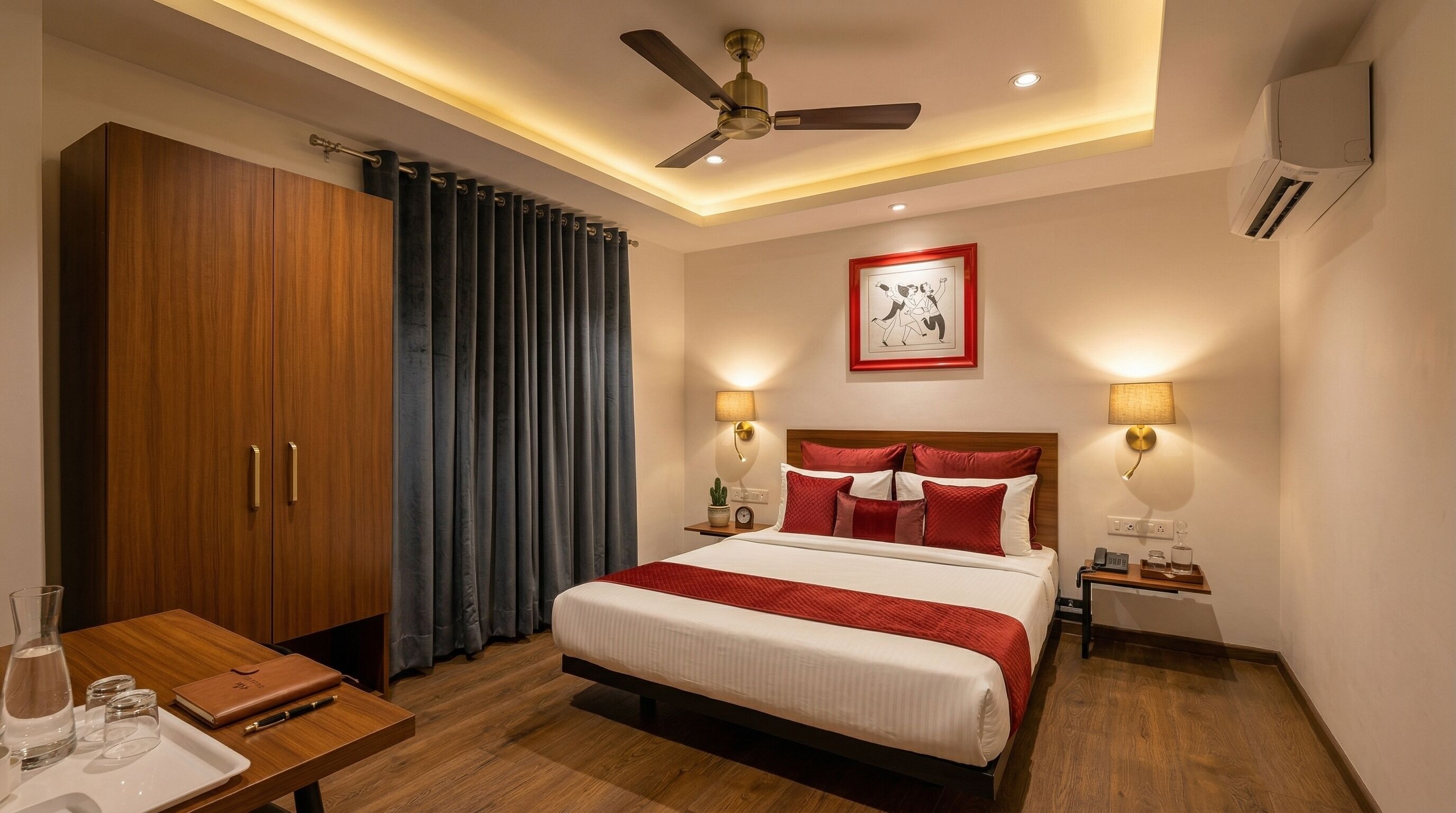 Dobbeltrom – deluxe | Sengetøy av topp kvalitet, dundyner, memory foam-senger og skrivebord