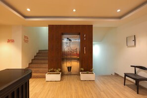 Elevator - Hotel Grand Tashree (New Delhi)