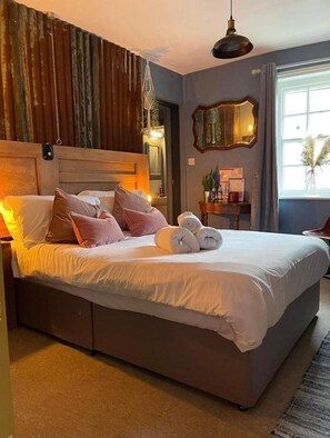 Standard Double Room | 1 bedroom, blackout drapes, iron/ironing board, travel crib