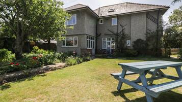 Cottage | Property grounds