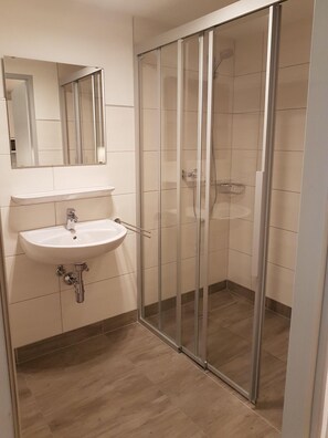 Maison (Studio Binder) | Extérieur
