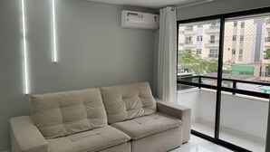 Living area - Lindo apto reformado no coração de BC (Balneário Camboriú)
