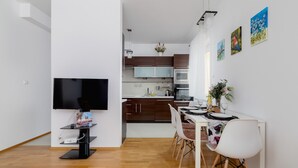 Makan di kamar