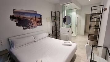 Minibar, wifi gratuïta i roba de llit