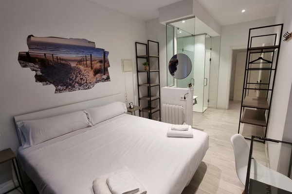 Minibar, WiFi (free), bed sheets