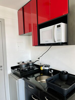 Apartment | Private kitchen | Mini-fridge, microwave, stovetop, blender