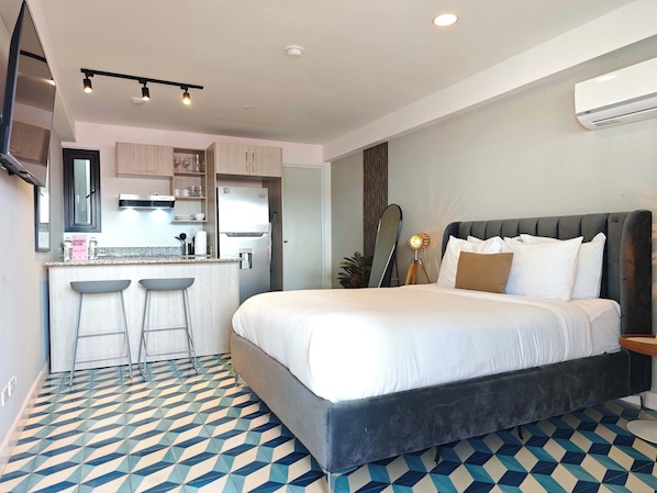 1 chambre, bureau, fer et planche à repasser, Wi-Fi