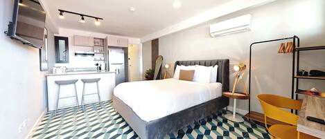 1 soverom, skrivebord, strykejern/-brett og wi-fi