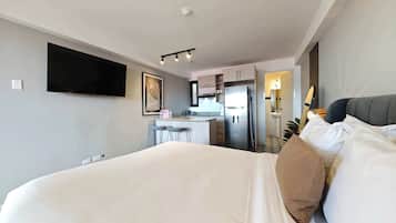 1 sovrum, skrivbord, strykjÀrn/strykbrÀda och wi-fi