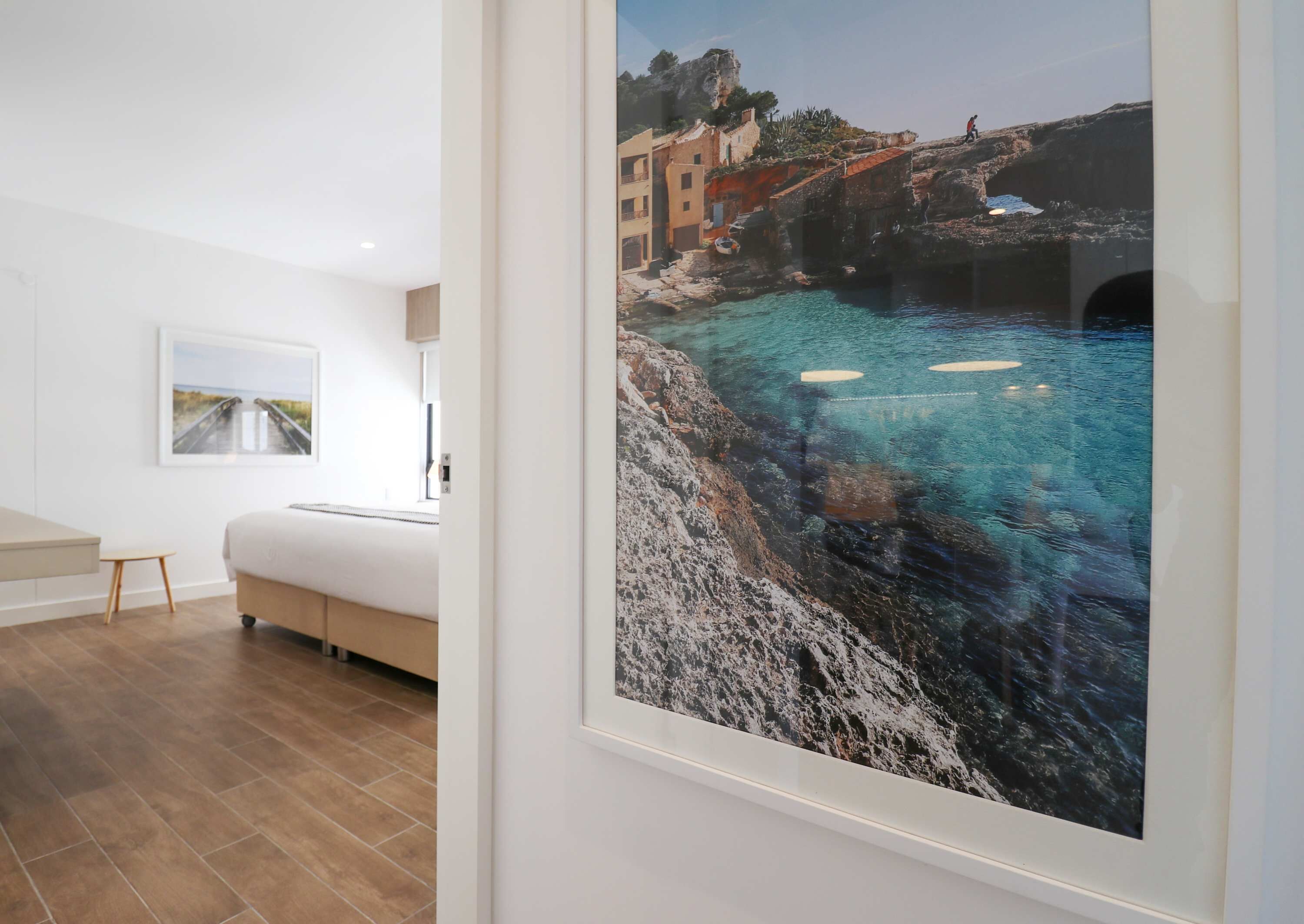 2 habitaciones, escritorio, tabla de planchar con plancha y wifi 