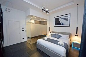 3 Schlafzimmer, Schreibtisch, Bügeleisen/Bügelbrett, Reisekinderbett