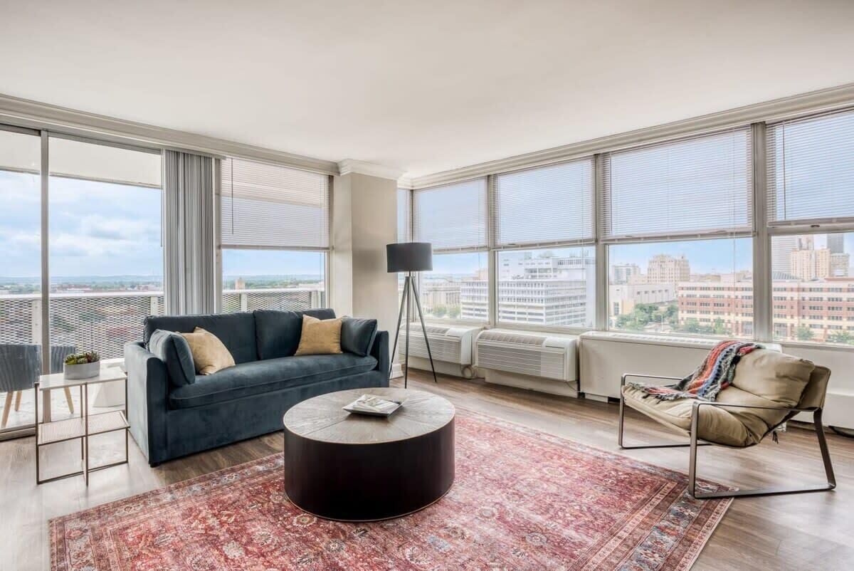 CozySuites 800 Tower 1BR w/ gym! 25