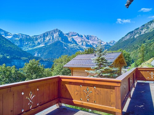Chalet familial avec vue sur les dents du midi