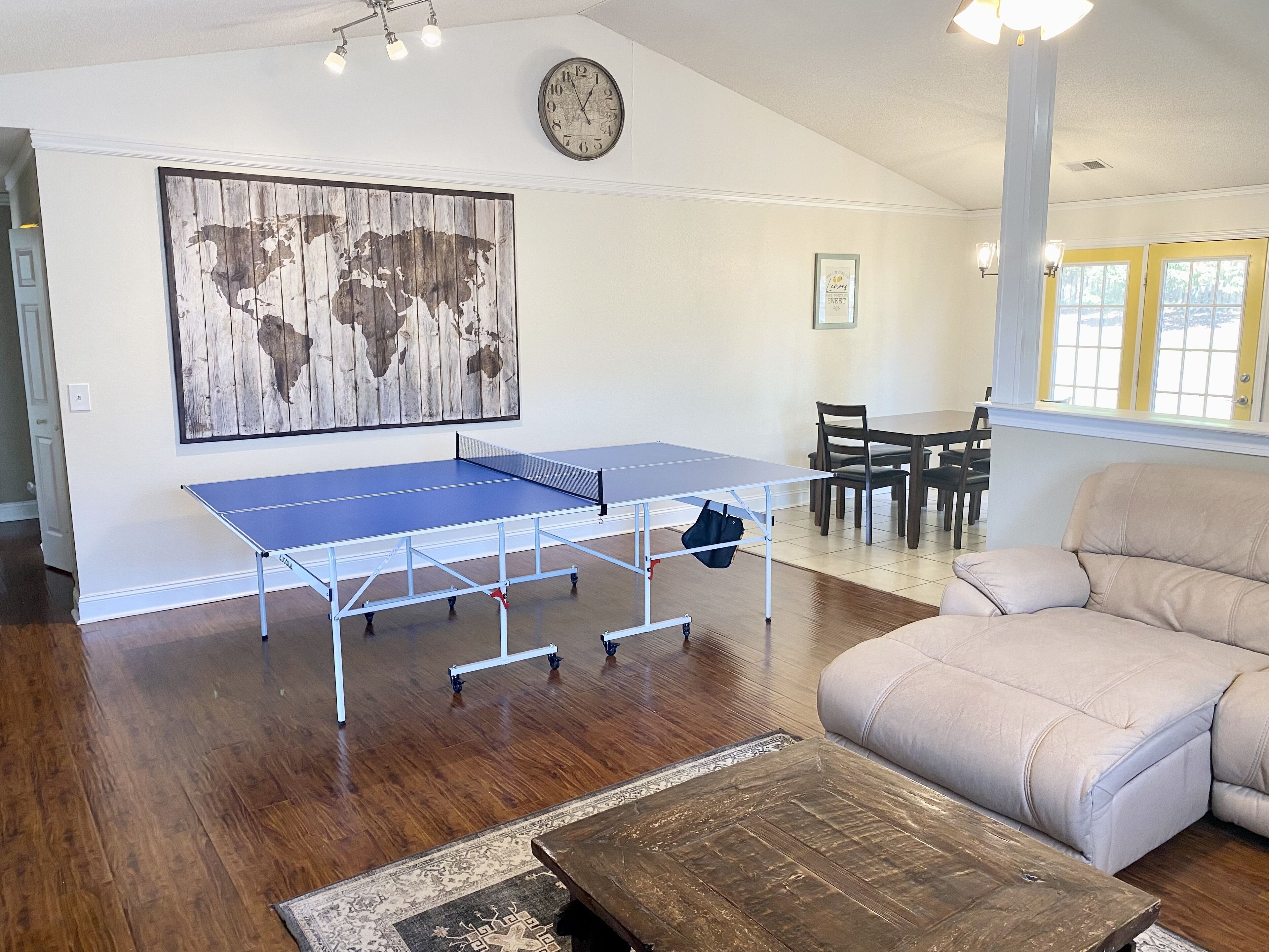 TV connectée, table de tennis de table