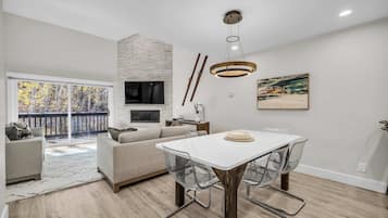 TV, fireplace, offices