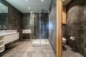 Free toiletries, towels
