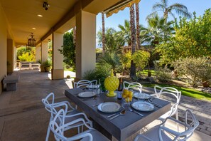 Outdoor dining