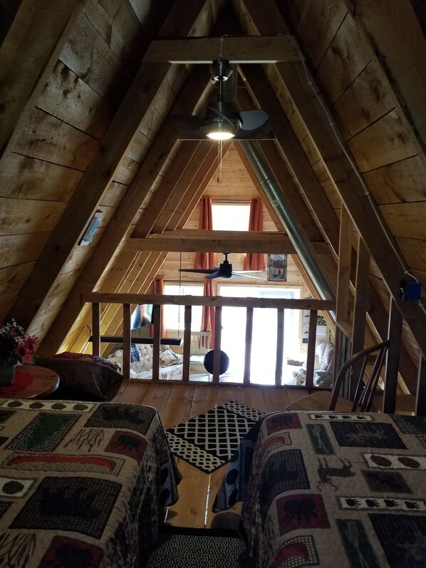 2 bedrooms, iron/ironing board, free WiFi, bed sheets - We are 22 mi from Warroad, 26 mi from Roseau, 2.3 mi from Hayes Lake State Park (Roseau)