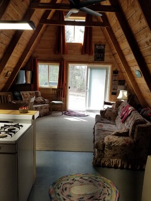 Smart TV - We are 22 mi from Warroad, 26 mi from Roseau, 2.3 mi from Hayes Lake State Park (Roseau)