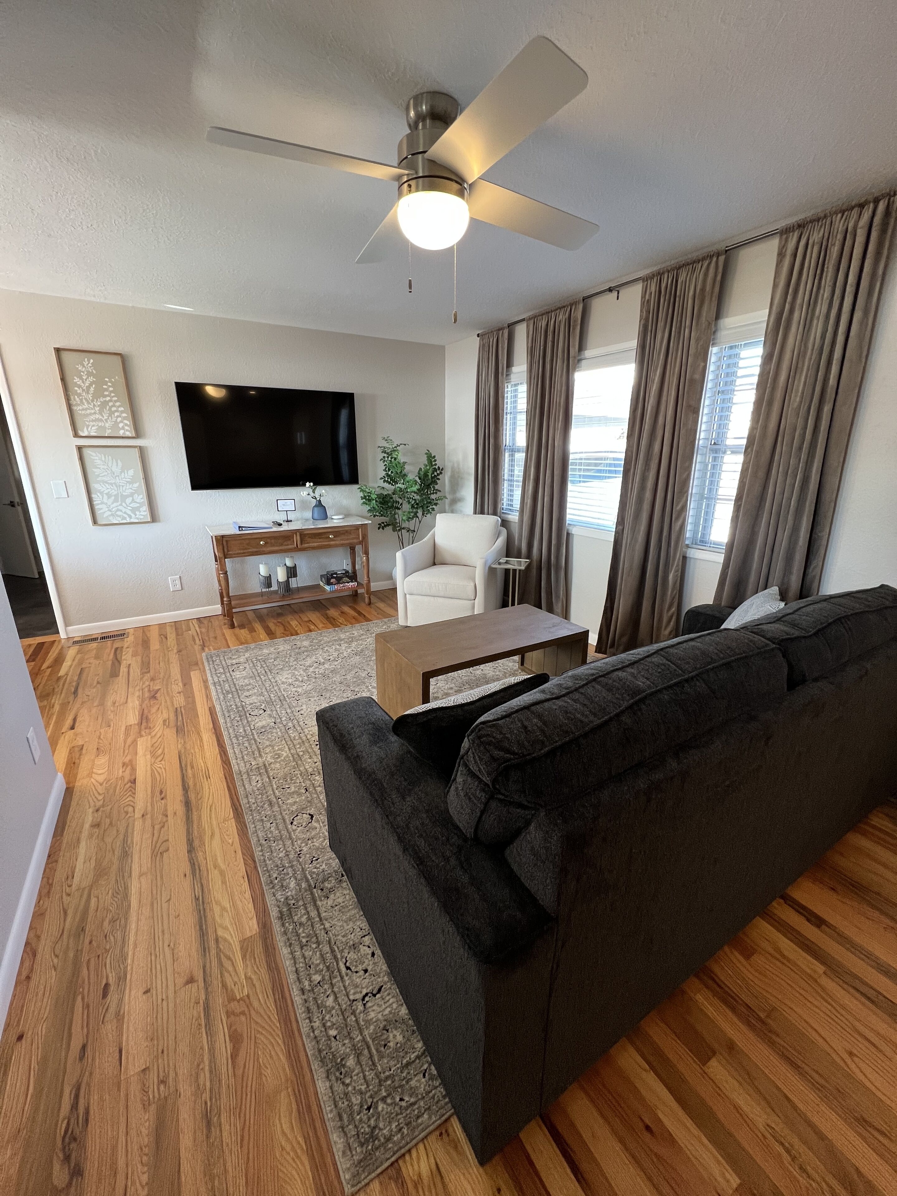 Relaxing family-friendly home. Well-stocked kitchen and big grass backyard!