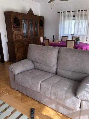 Fernseher, Stereoanlage