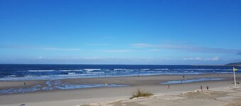 HOLIDAY HOUSE 15 MINUTES FROM THE BEACH (1st FLOOR)