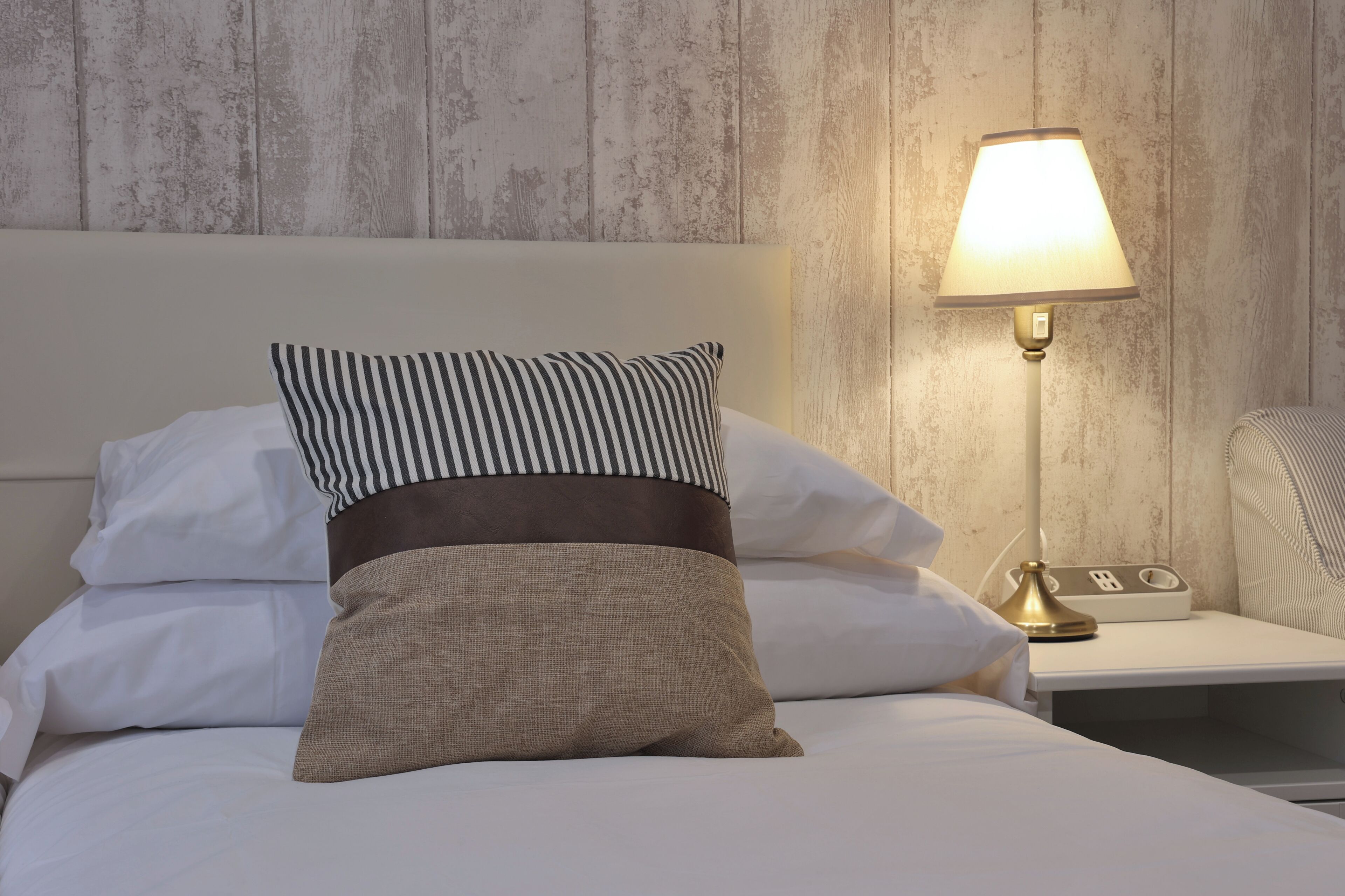 Free WiFi, bed sheets