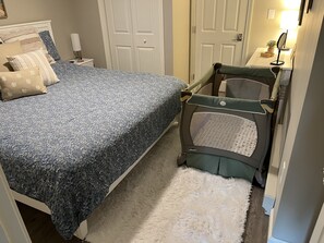 2 bedrooms, desk, iron/ironing board, travel cot