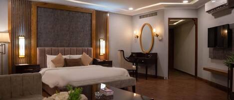 Deluxe Double Room | Iron/ironing board, free WiFi