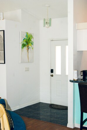 Interior - New Decor /Oval Couch/Indoor, Outdoor patio Grill (Palm Coast)